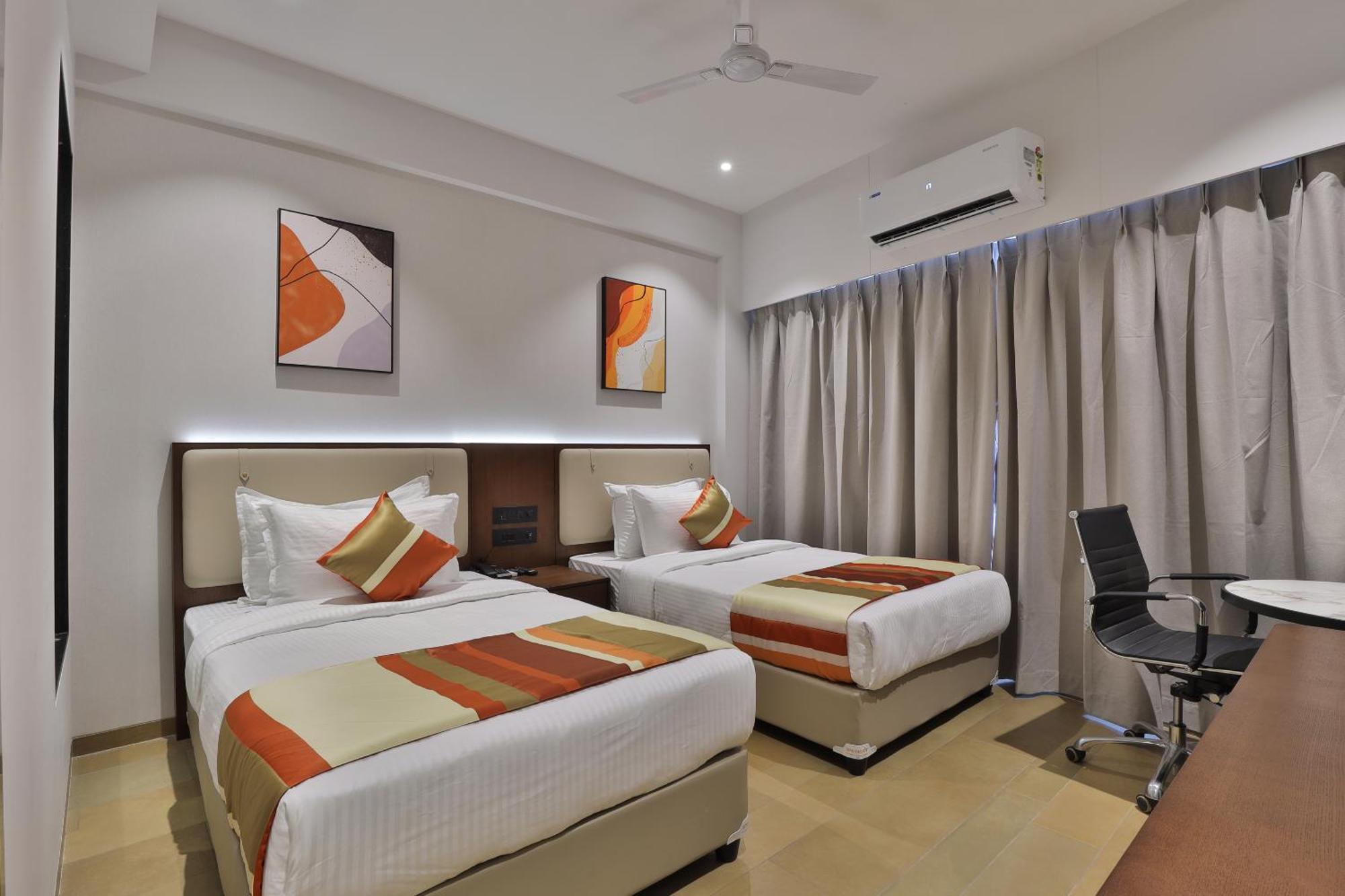 Hotel Elements Σουράτ Εξωτερικό φωτογραφία