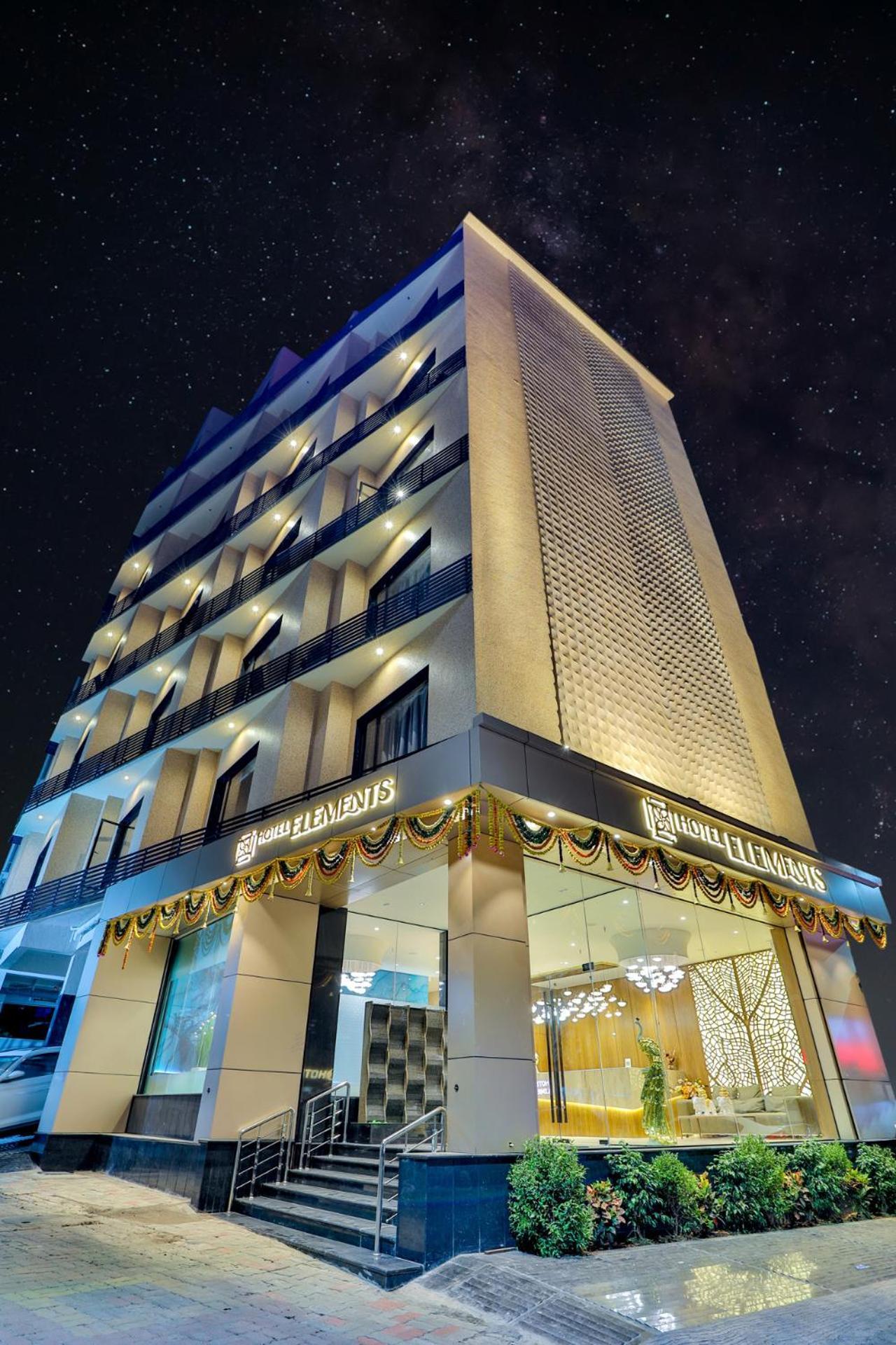 Hotel Elements Σουράτ Εξωτερικό φωτογραφία